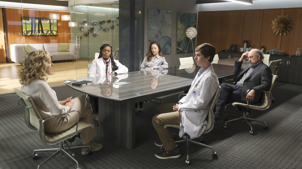 Christina Chang, Freddie Highmore, Richard Schiff in The Good Doctor