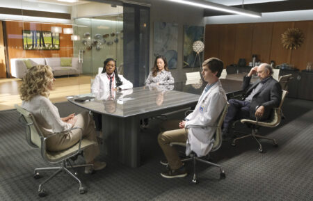 Christina Chang, Freddie Highmore, Richard Schiff in The Good Doctor