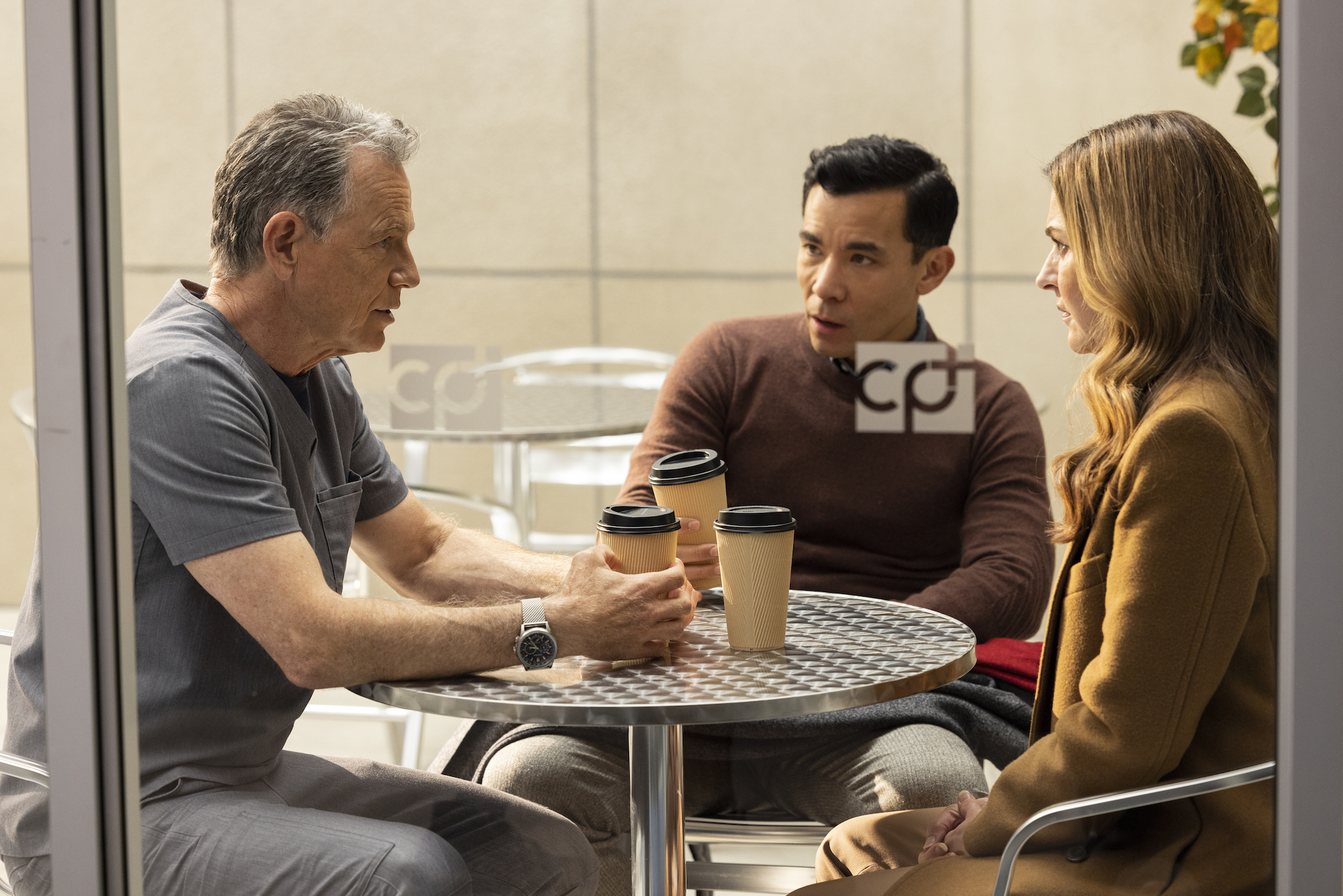 Bruce Greenwood as Bell, Conrad Ricamora as Jake, Jane Leeves as Kit in The Resident