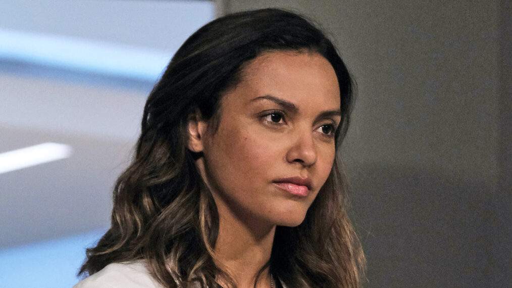 Jessica Lucas as Billie Sutton in The Resident