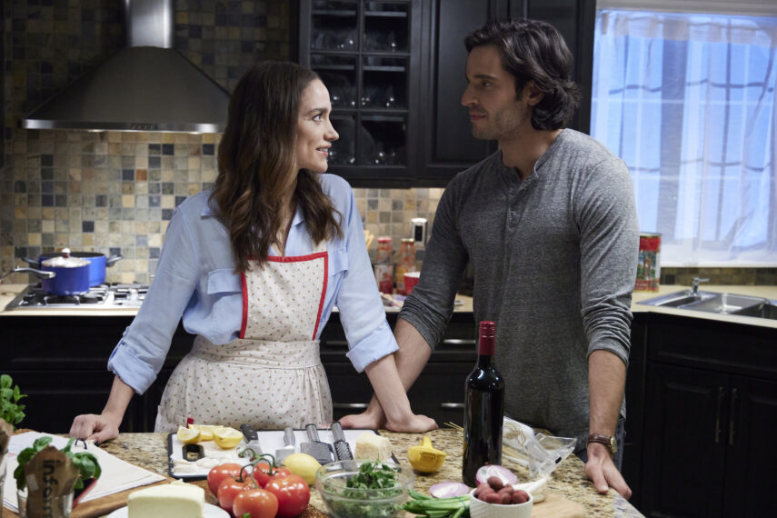 Melanie Scrofano as Amy, Daniel Di Tomasso as Frank in Welcome to Mama's