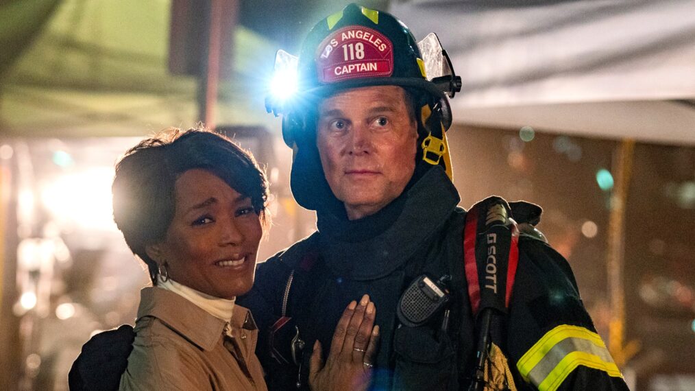 9-1-1 - Angela Bassett and Peter Krause