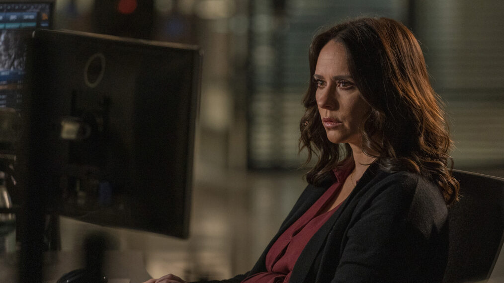 Jennifer Love Hewitt as Maddie in 9-1-1