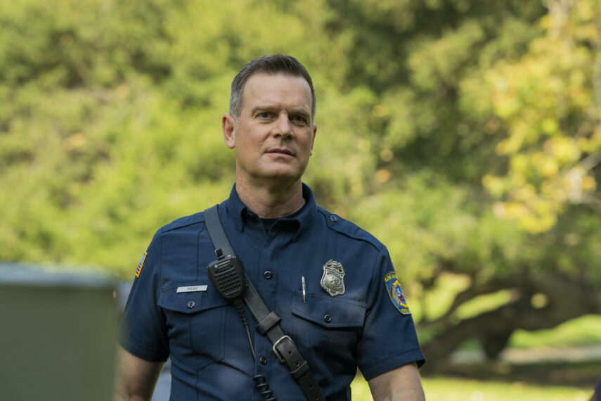 Peter Krause as Bobby in 9-1-1