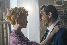 Nicole Kidman as Lucille Ball and Javier Bardem as Desi Arnaz in Being the Ricardos