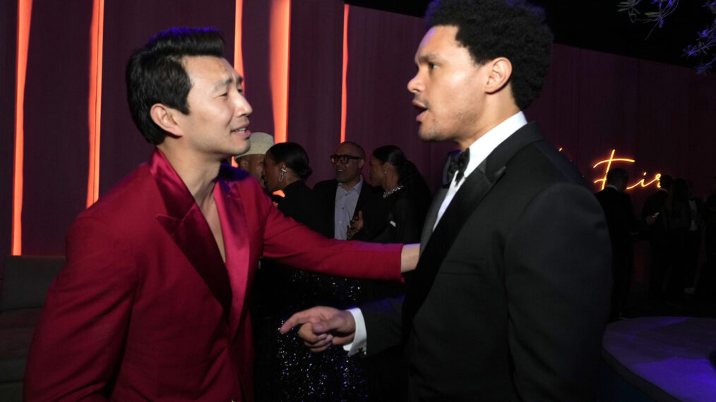 Simu Liu and Trevor Noah at the 2022 Vanity Fair Oscar Party