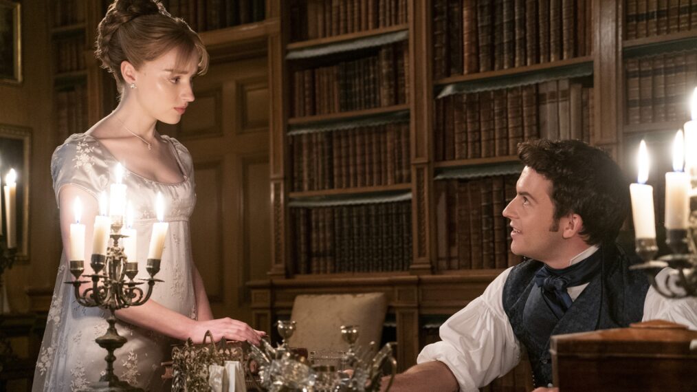 Phoebe Dynevor and Jonathan Bailey in Bridgerton - Season 2