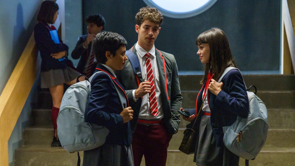 Carla Díaz as Ari, Manu Ríos as Patrick, Martina Cariddi as Mencía as Elite