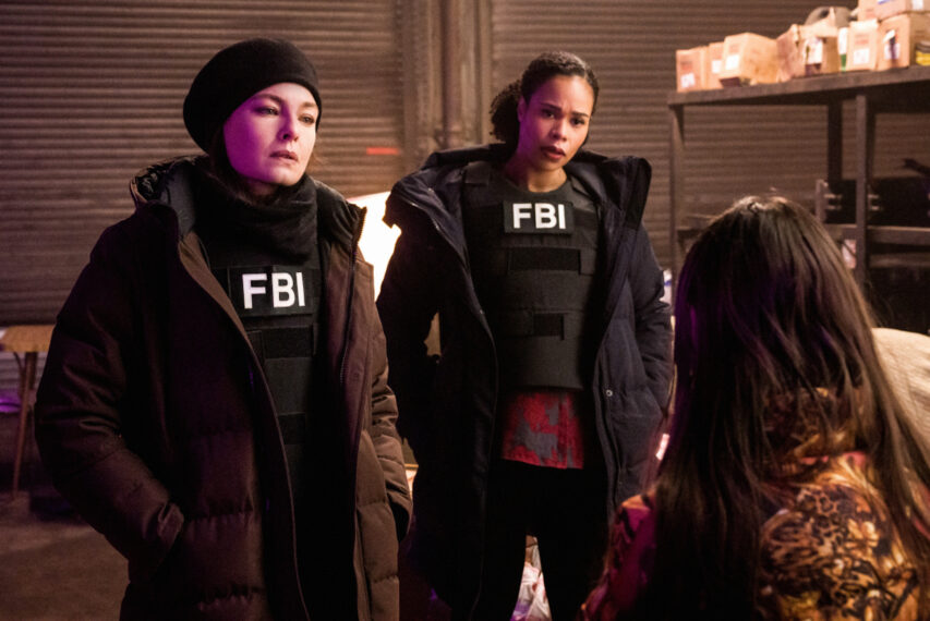 Alexa Davalos as Special Agent Kristin Gaines and Roxy Sternberg as Special Agent Sheryll Barnes in FBI Most Wanted