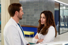 Michael Stahl-David as Dr. Caleb Tucker and Sophia Bush as Dr. Sam Griffith in Good Sam