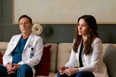 Jason Isaacs as Dr. Rob 'Griff' Griffith and Sophia Bush as Dr. Sam Griffith in Good Sam