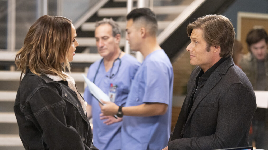 Camilla Luddington as Jo, Chris Carmack as Link in Grey's Anatomy