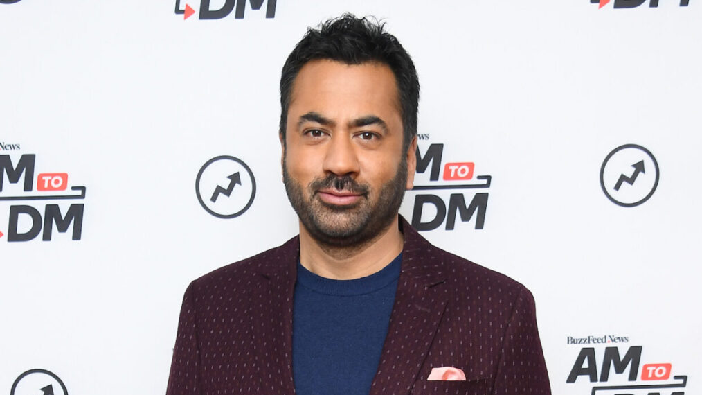 Kal Penn visits ds BuzzFeed's AM To DM