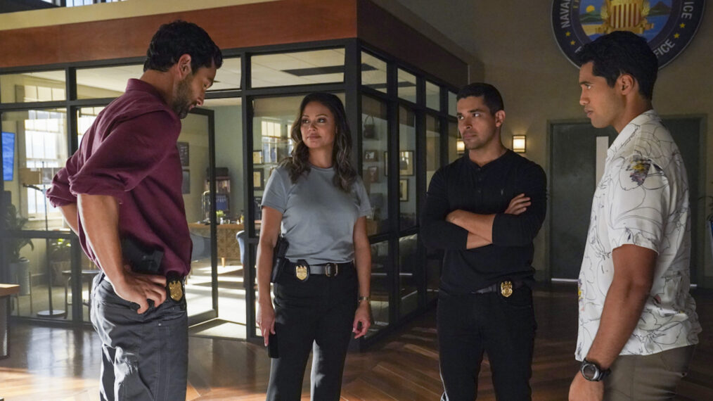 Noah Mills as Jesse, Vanessa Lachey as Jane, Wilmer Valderrama as Torres, Alex Tarrant as Kai in NCIS Hawa'i - 'T’N’T'