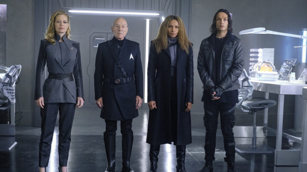 Jeri Ryan as Seven of Nine, Sir Patrick Stewart as Jean-Luc Picard, Michelle Hurd as Raffi, Evan Evagora as Elnor in Star Trek Picard