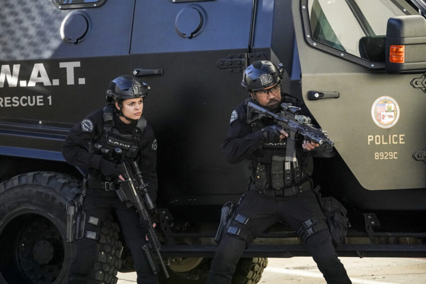 Lina Esco as Chris, Shemar Moore as Hondo in SWAT