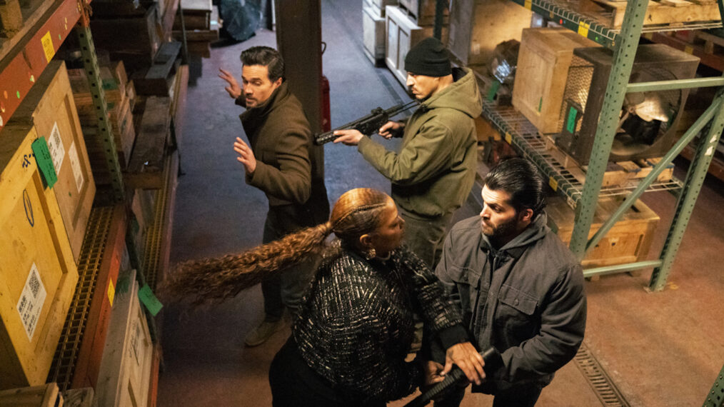 Queen Latifah as Robyn McCall, Brett Dalton as Carter Griffin, and Mike Taverna as Man #1 in The Equalizer