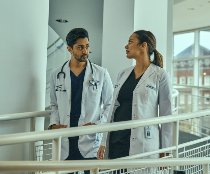 Manish Dayal as Devon, Jessica Lucas as Billie in The Resident