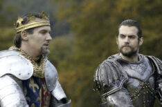 Jonathan Rhys Meyers and Henry Cavill in The Tudors