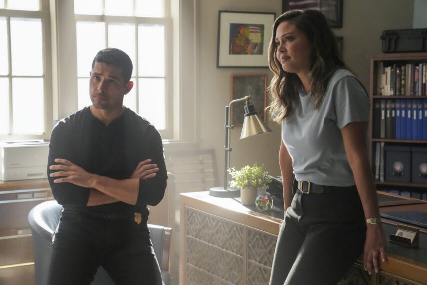 Wilmer Valderrama as Torres, Vanessa Lachey as Tennant in NCIS Hawai'i