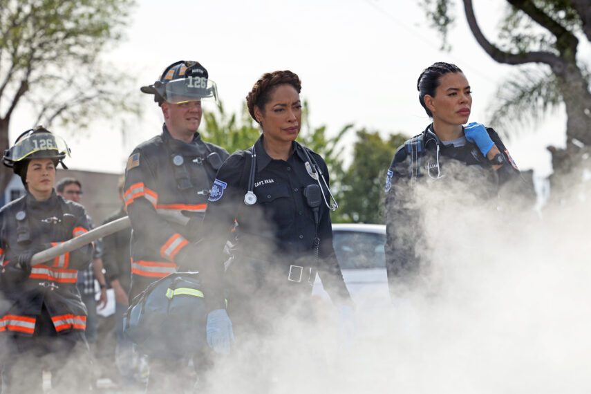 Natacha Karam Jim Parrack, Gina Torres, Brianna Baker in 9-1-1 Lone Star