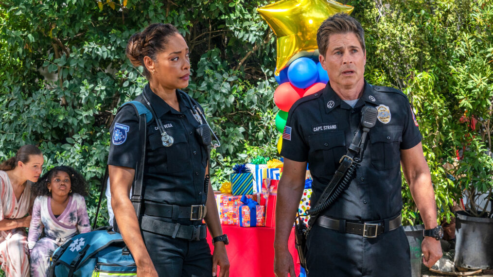 Gina Torres as Tommy, Rob Lowe as Owen in 9-1-1 Lone Star