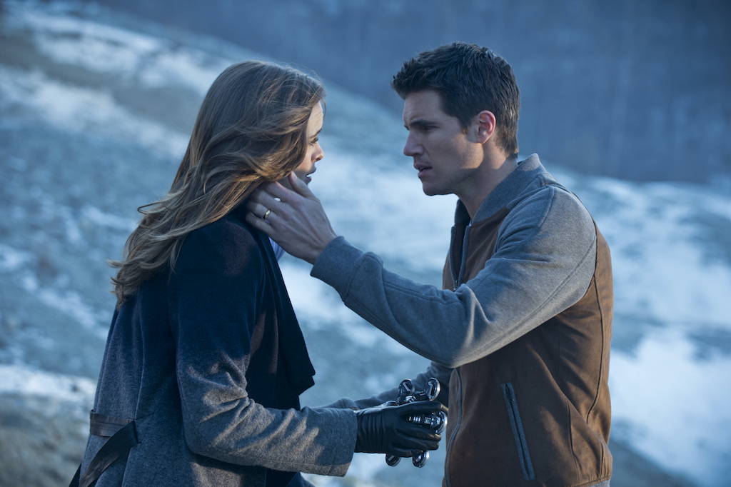 The Flash - Danielle Panabaker + Robbie Amell