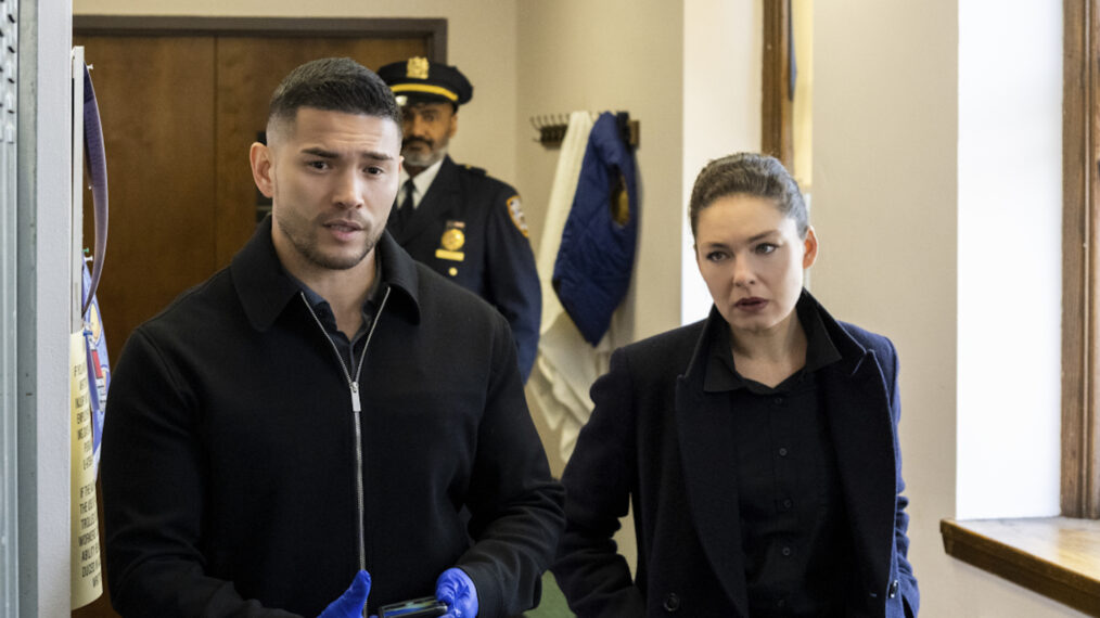 Miguel Gomez as Special Agent Ivan Ortiz and Alexa Davalos as Special Agent Kristin Gaines in FBI Most Wanted
