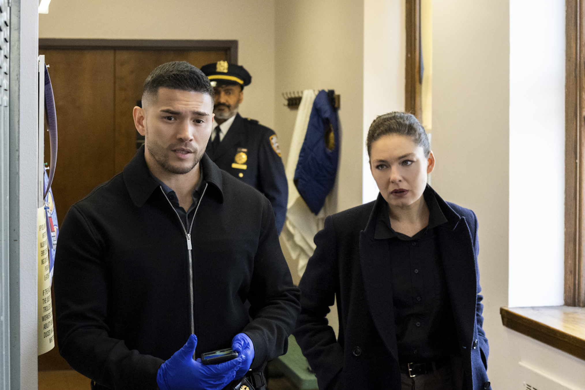 Miguel Gomez as Special Agent Ivan Ortiz and Alexa Davalos as Special Agent Kristin Gaines in FBI Most Wanted