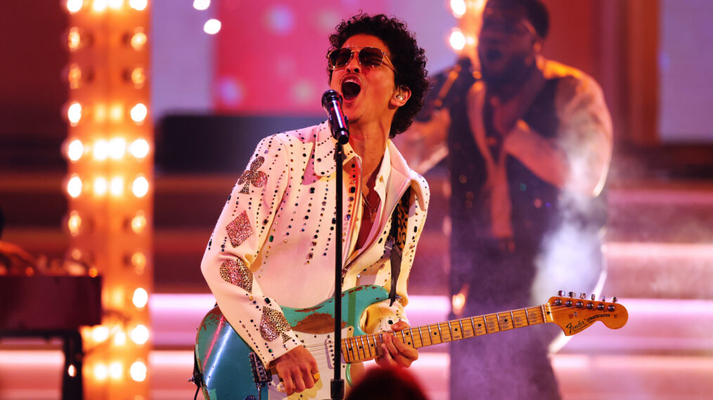 Silk Sonic Opens the 2022 Grammys With Funk and Flair (VIDEO)