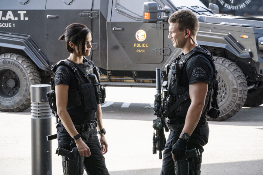 Lina Esco as Christina “Chris” Alonso and Alex Russell as Jim Street in SWAT