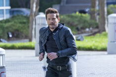 Matt Czuchry as Conrad running in The Resident