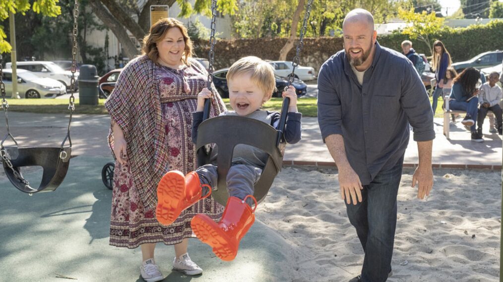 Chrissy Metz and Chris Sullivan in This Is Us - Season 6