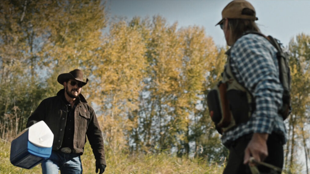 Cole Hauser as Rip, Josh Holloway as Roarke in Yellowstone