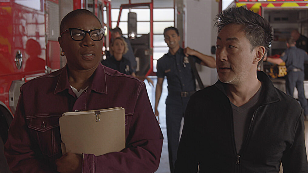 Aisha Hinds as Hen, Kenneth Choi as Chimney in 9-1-1