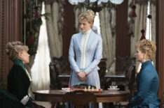 Christine Baranski, Louisa Jacobson, Cynthia Nixon in The Gilded Age