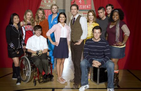 Glee cast - Jenna Ushkowitz, Dianna Agron, Jessalyn Gilsig, Jane Lynch, Mark Salling, C