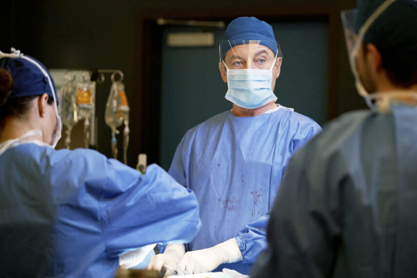 Jason Isaacs as Dr. Rob 