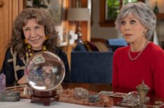 'Grace and Frankie': Jane Fonda & Lily Tomlin Crack Up in Season 7 Bloopers (VIDEO)