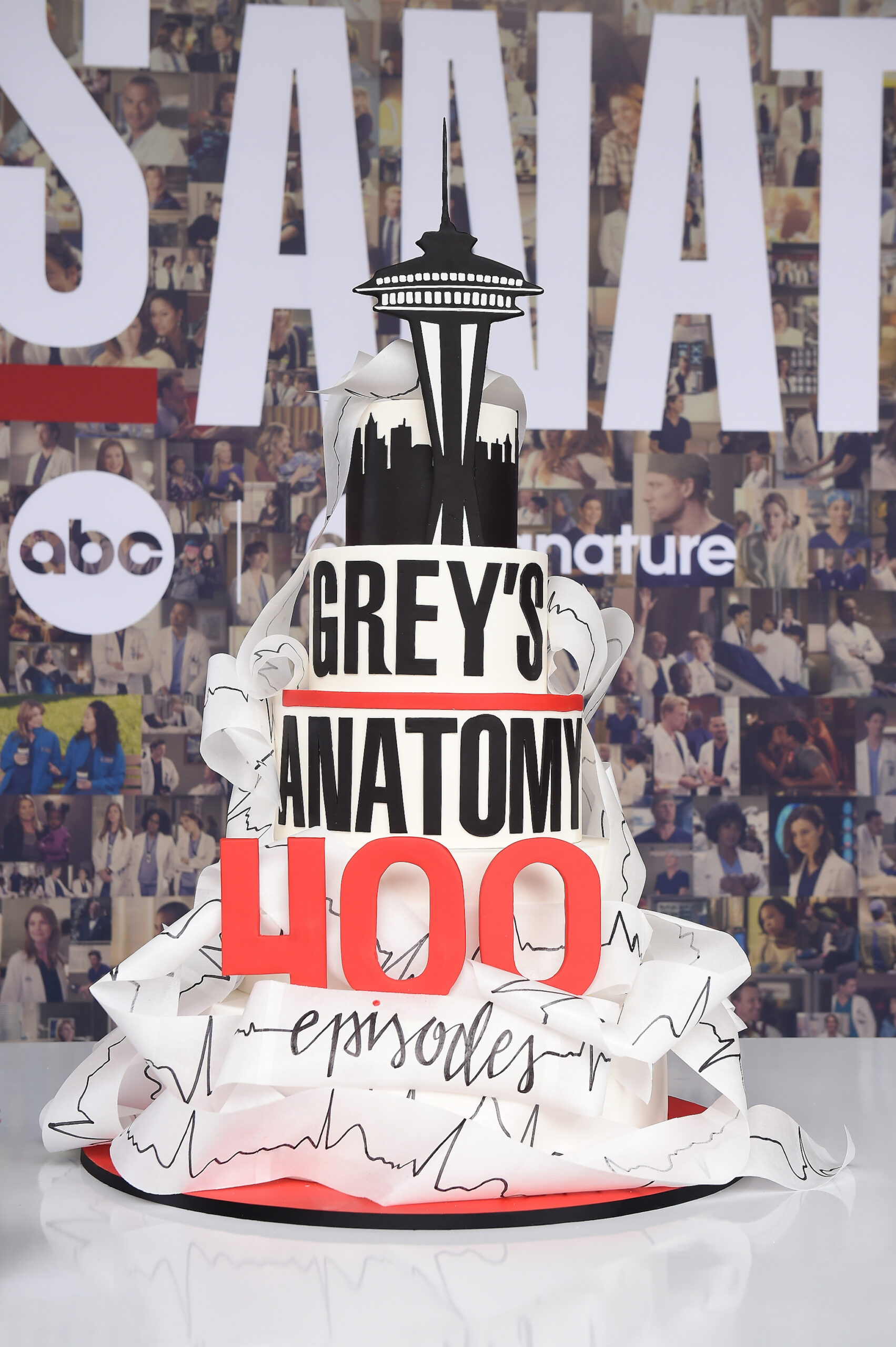 The Grey's Anatomy 400th Episode Cake