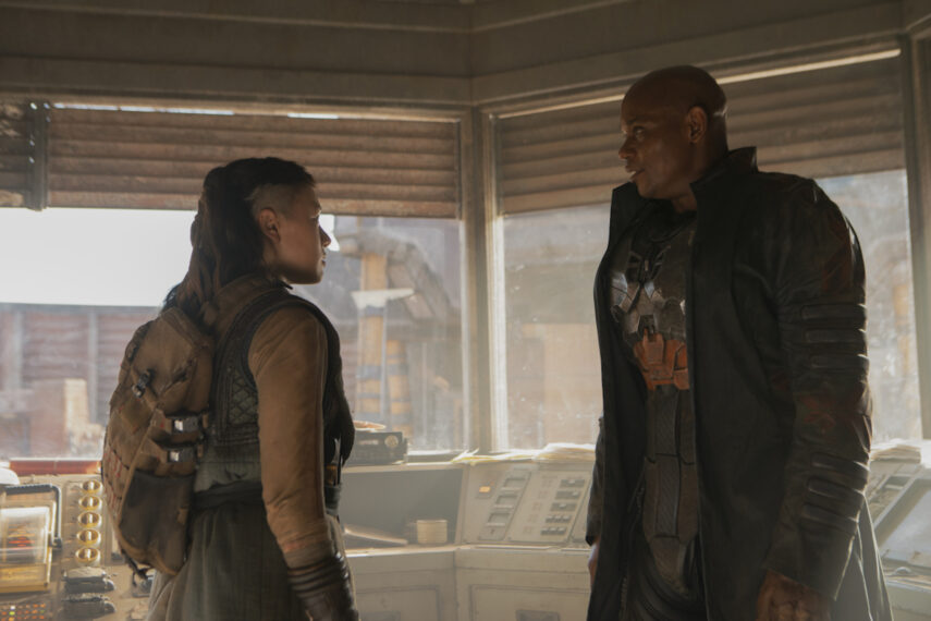 Yerin Ha as Kwan Ha and Bokeem Woodbine as Soren in Halo