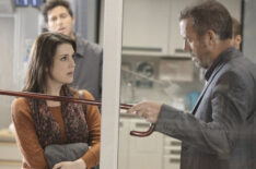 Melanie Lynskey and Hugh Laurie in House