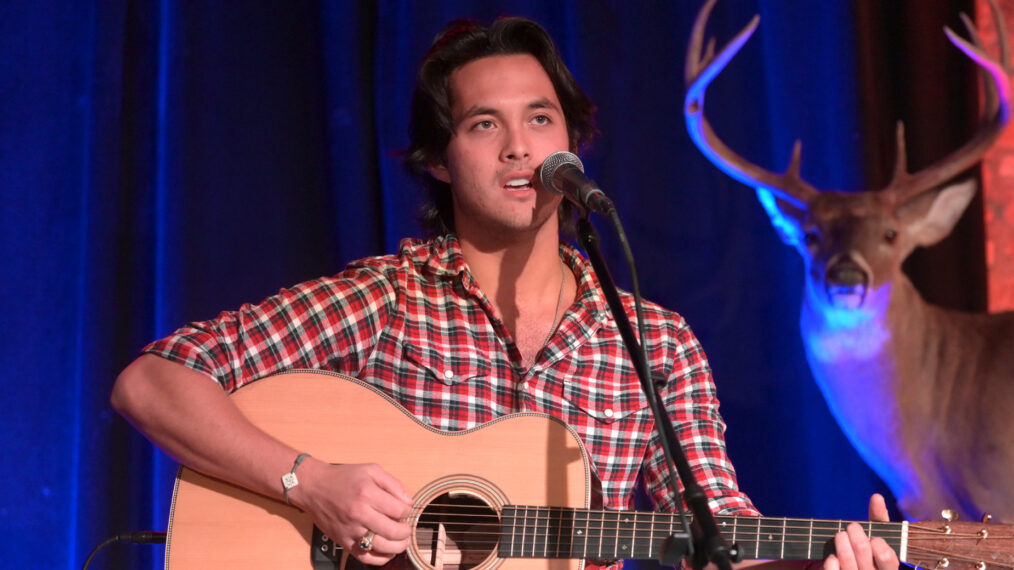 Laine Hardy performs during Country Outdoors Writers Round