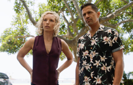 Perdita Weeks as Juliet Higgins and Jay Hernandez as Thomas Magnum in Magnum PI