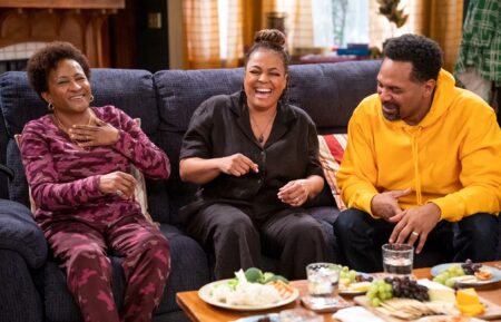 Wanda Sykes, Kim Fields & Mike Epps in 'The Upshaws'