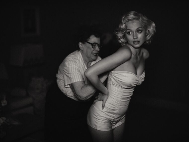 Blonde Ana De Armas as Marilyn Monroe