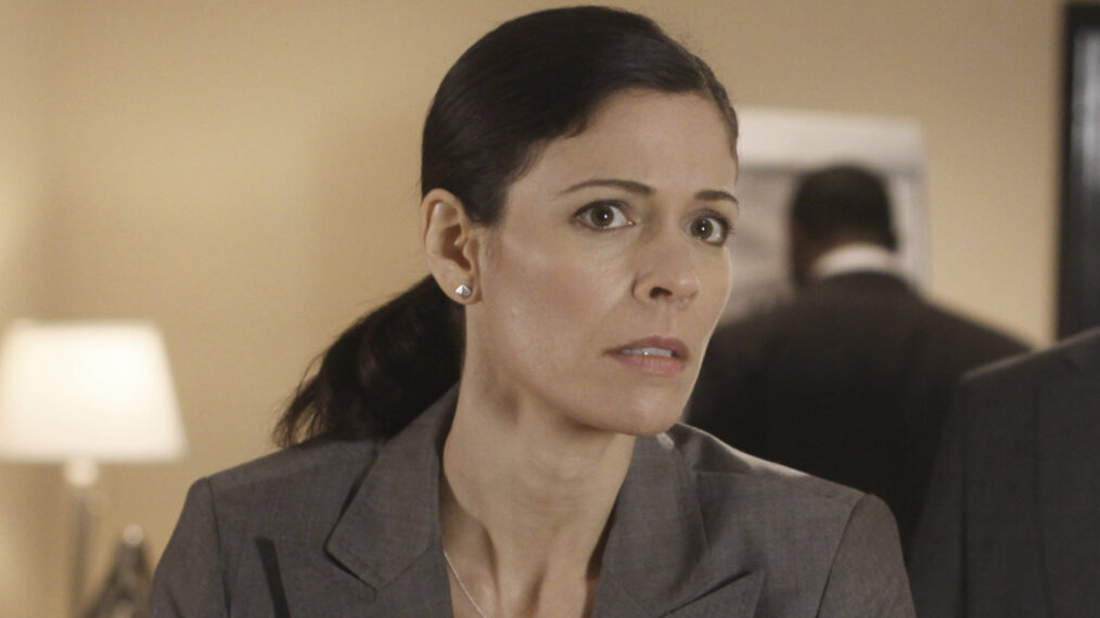 Lauren Stamile as Agent Pearce in Burn Notice