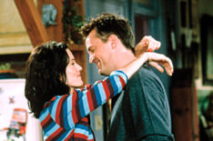 Courteney Cox and Matthew Perry in Friends