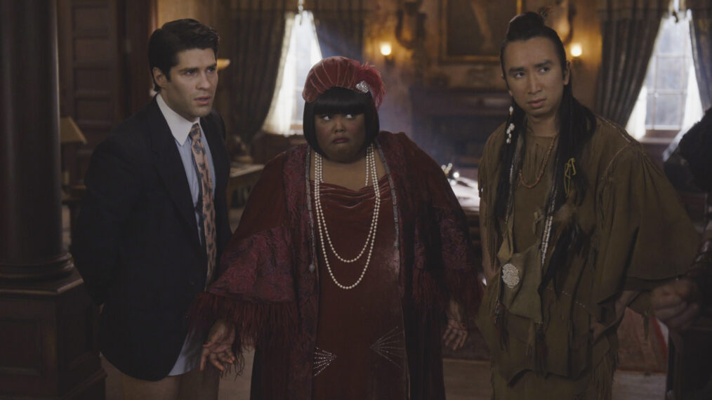 Ghosts Season 1 Asher Grodman, Danielle Pinnock, Roman Zaragoza