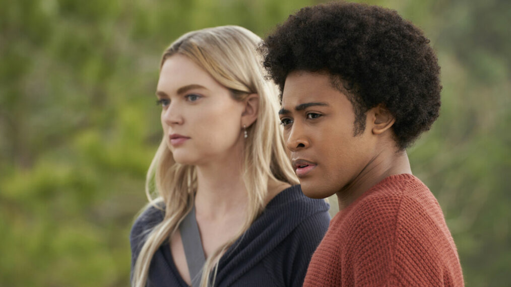 Jenny Boyd as Lizzie Saltzman and Quincy Fouse as Milton MG Greasley in Legacies